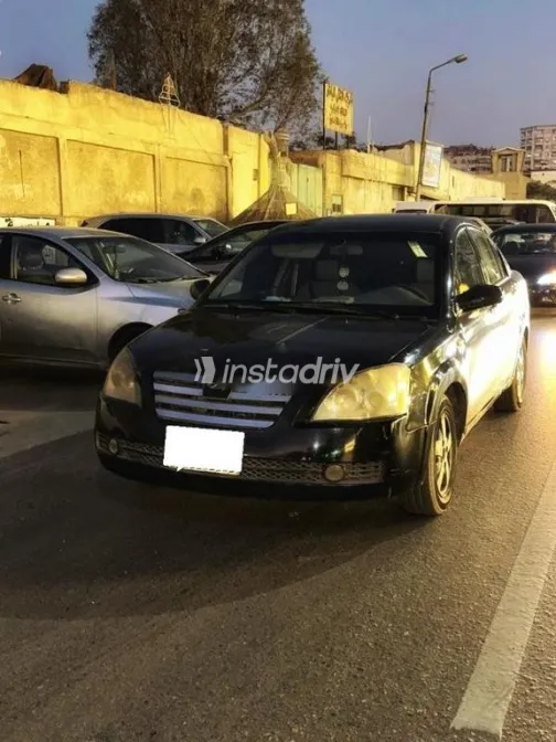 كيا برايد 2001 أبيض مستعملة للبيع - 4