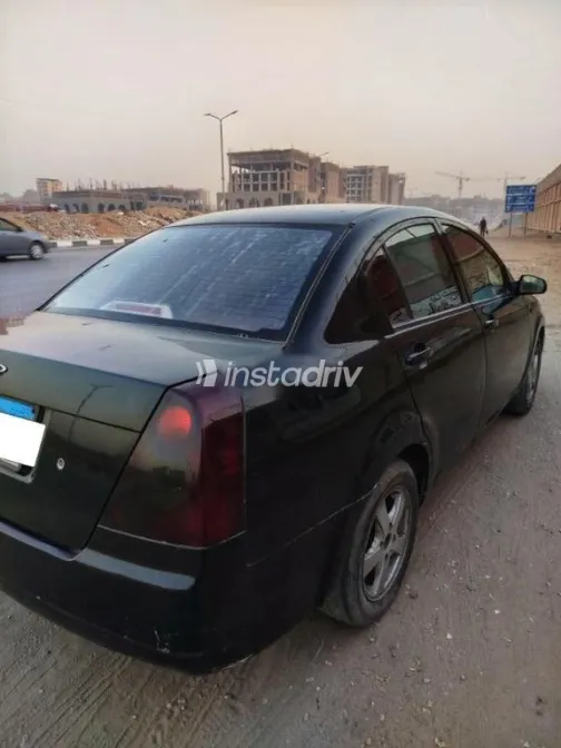 كيا برايد 2001 أبيض مستعملة للبيع - 5