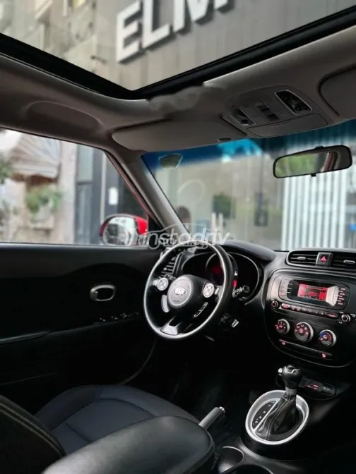 Kia Soul 2017 Red Used for Sale - 9