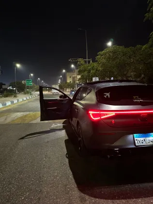 كوبرا ليون 2024 أبيض مستعملة للبيع