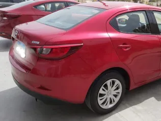 مازدا 2 2017 أبيض مستعملة للبيع