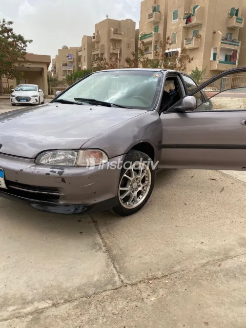 هوندا سيفك 1993 أبيض مستعملة للبيع - 4