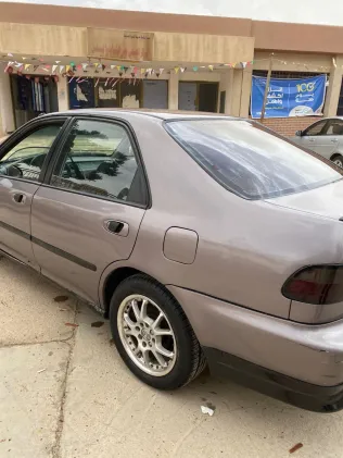 هوندا سيفك 1993 أبيض مستعملة للبيع