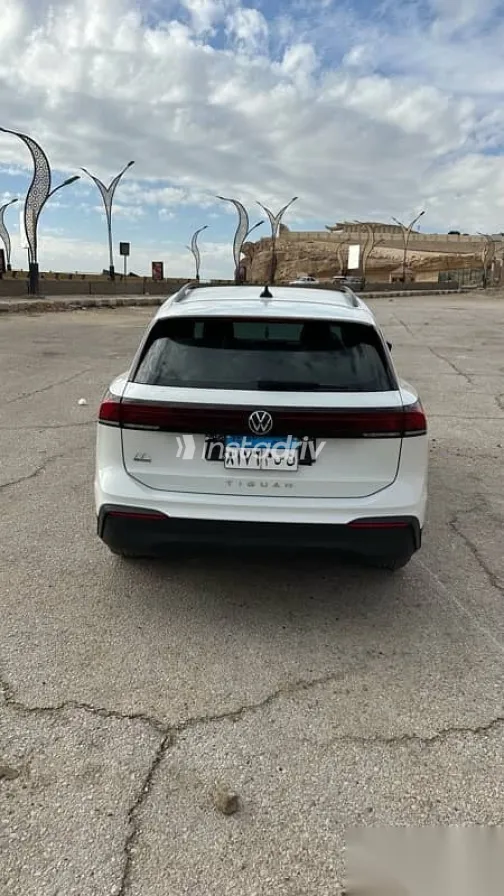 فولكس فاغن تيجون 2024 أبيض مستعملة للبيع - 3