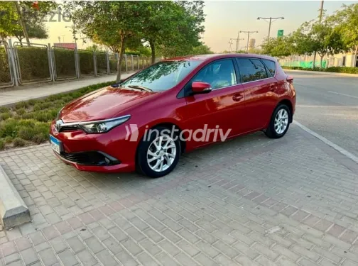 تويوتا اوريس 2017 أحمر مستعملة للبيع - 1