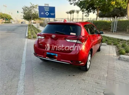 تويوتا اوريس 2017 أحمر مستعملة للبيع - 2