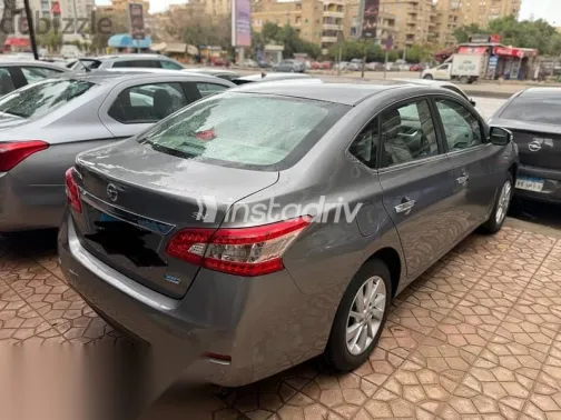 نيسان سنترا 2025 رمادي مستعملة للبيع - 3