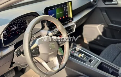 سيات ليون 2022 أزرق غامق مستعملة للبيع - 1