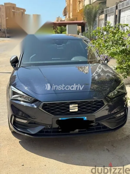 سيات ليون 2022 أزرق غامق مستعملة للبيع - 3