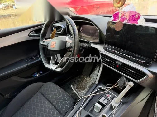 سيات ليون 2022 أزرق غامق مستعملة للبيع - 6