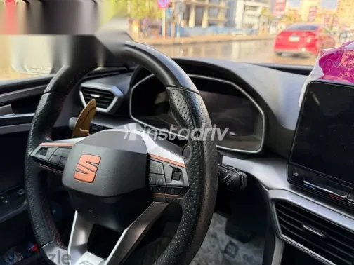 سيات ليون 2022 أزرق غامق مستعملة للبيع - 7