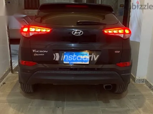 هيونداي توسان 2017 أسود مستعملة للبيع - 2