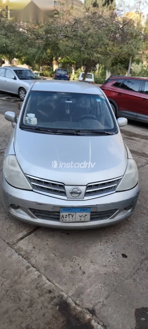 نيسان تيدا 2009 فضي مستعملة للبيع - 2