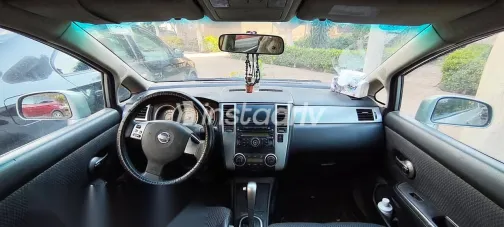 نيسان تيدا 2009 فضي مستعملة للبيع - 5