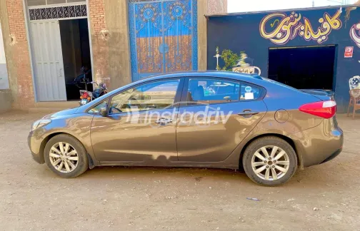 كيا سيراتو 2014 برونزي مستعملة للبيع - 4