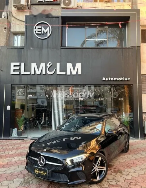 مرسيدس A 200 2022 أسود مستعملة للبيع - 1