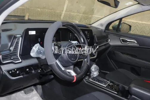 Kia Sportage 2023 White Used for Sale - 8