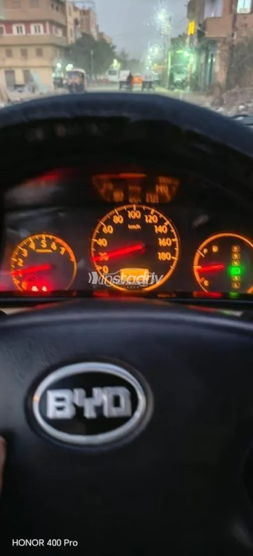 بى واى دى‬ F3 2015 رمادي مستعملة للبيع - 10