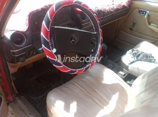 مرسيدس E 230 1979 أحمر مستعملة للبيع - 5