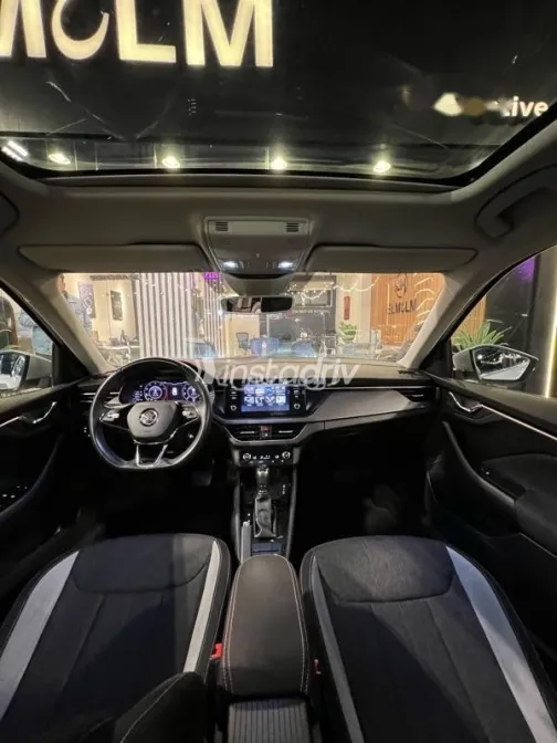 سكودا كاميك 2021 فضي مستعملة للبيع - 7