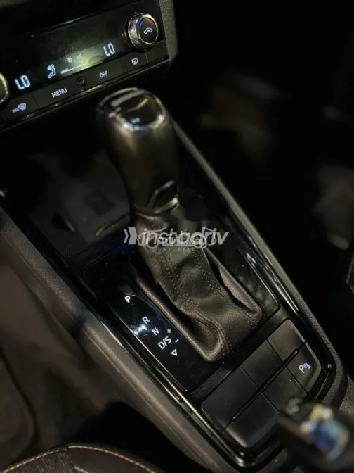 سكودا كاميك 2021 فضي مستعملة للبيع - 9