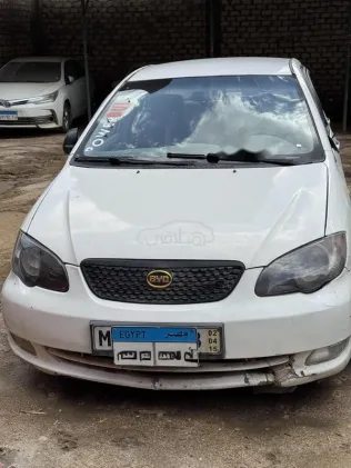 بى واى دى‬ F3 2012 أبيض مستعملة للبيع