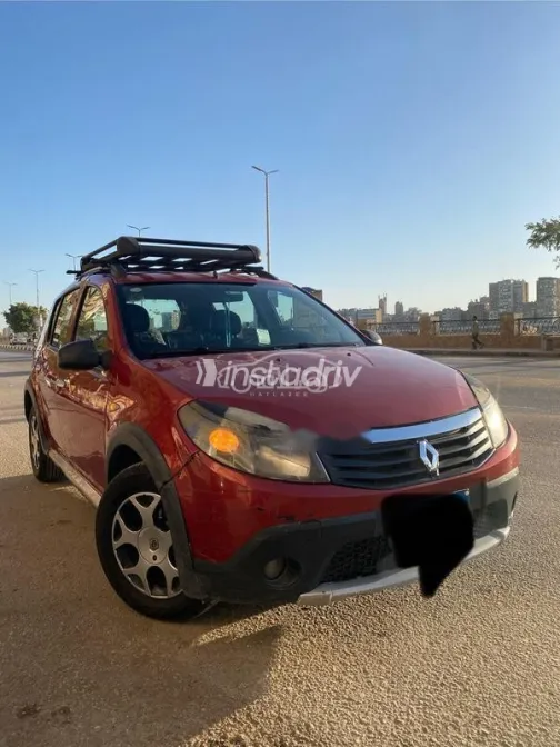 رينو سانديرو  ( ستيب  واى ) 2013 أحمر غامق مستعملة للبيع - 1