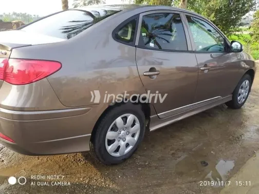 Hyundai Elantra HD 2018 White Used for Sale - 3