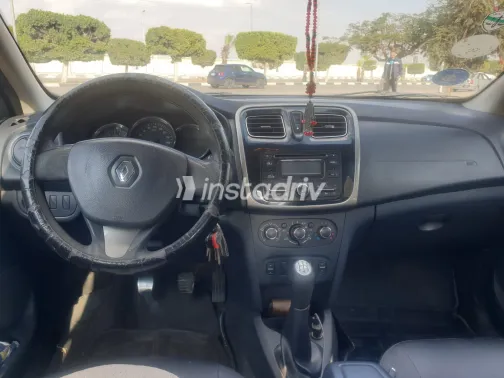 رينو لوجان 2015 أبيض مستعملة للبيع - 4