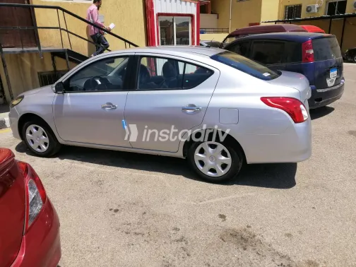 نيسان صنى 2022 أبيض مستعملة للبيع - 5