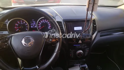 سانج يونج تيفولى 2020 أبيض مستعملة للبيع - 2