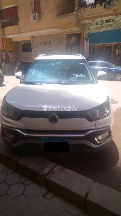 سانج يونج تيفولى 2020 أبيض مستعملة للبيع - 3