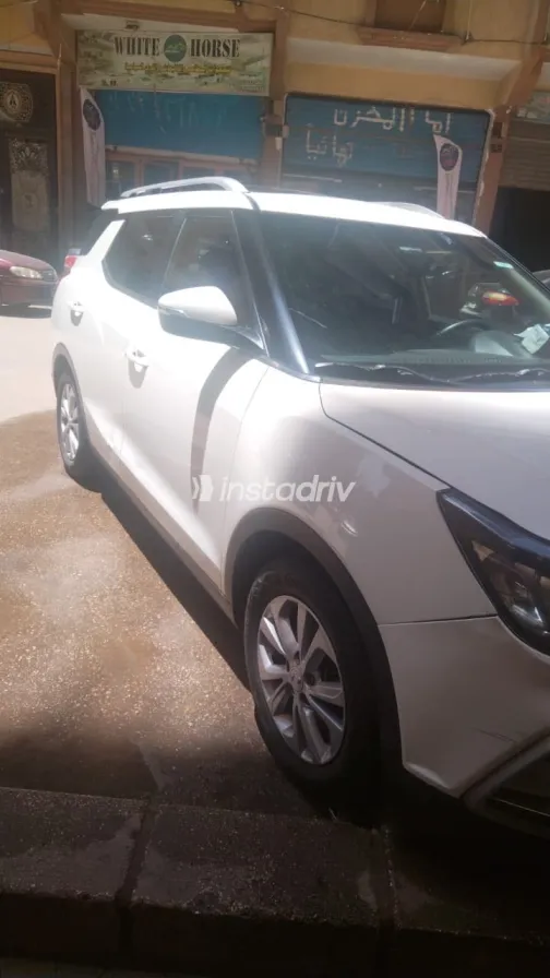 سانج يونج تيفولى 2020 أبيض مستعملة للبيع - 7