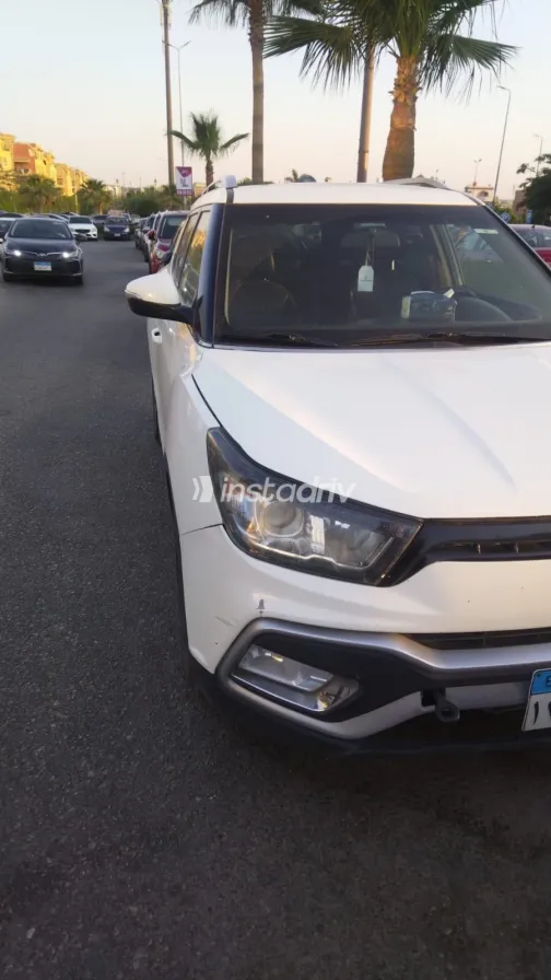 سانج يونج تيفولى 2020 أبيض مستعملة للبيع - 8