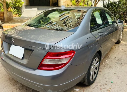 مرسيدس C 180 2009 أبيض مستعملة للبيع - 2