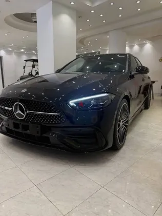 مرسيدس C 200 2023 أسود مستعملة للبيع