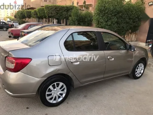 رينو لوجان 2016 فضي مستعملة للبيع - 2