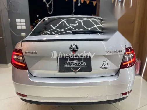 سكودا اوكتافيا 2020 فضي مستعملة للبيع - 5