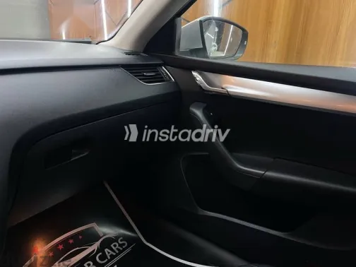 سكودا اوكتافيا 2020 فضي مستعملة للبيع - 10