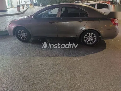 جيلي امجراند 2018 ذهبي مستعملة للبيع - 5