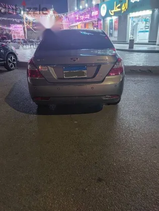 جيلي امجراند 2018 ذهبي مستعملة للبيع