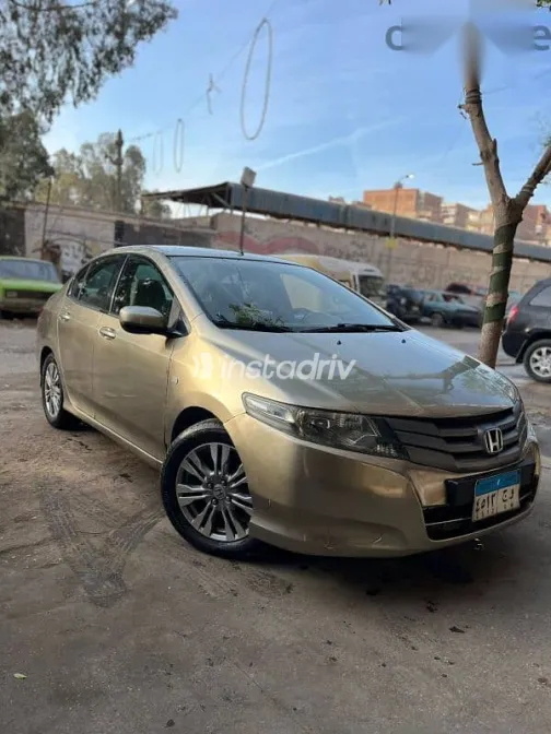 هوندا سيتى 2009 ذهبي مستعملة للبيع - 1
