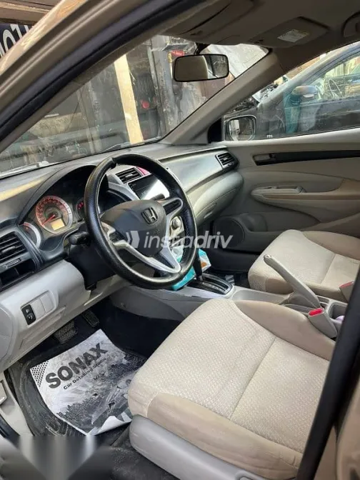 هوندا سيتى 2009 ذهبي مستعملة للبيع - 6
