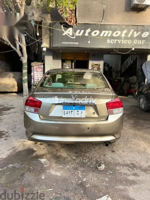 هوندا سيتى 2009 ذهبي مستعملة للبيع - 7