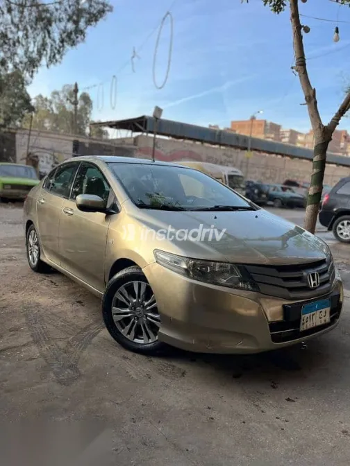 هوندا سيتى 2009 ذهبي مستعملة للبيع - 9