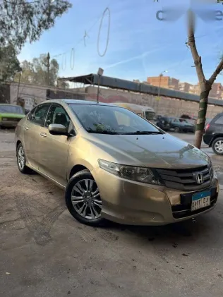 هوندا سيتى 2009 ذهبي مستعملة للبيع