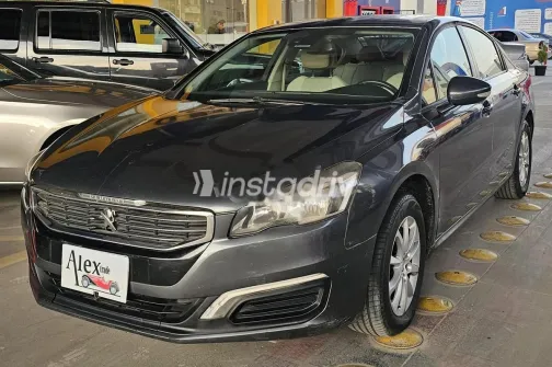 بيجو 508 2015 رمادي مستعملة للبيع - 1