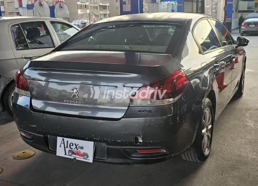 بيجو 508 2015 رمادي مستعملة للبيع - 2