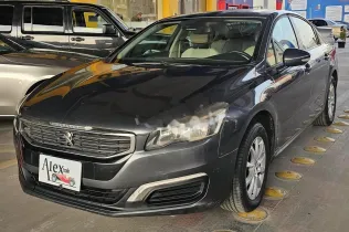 بيجو 508 2015 رمادي مستعملة للبيع