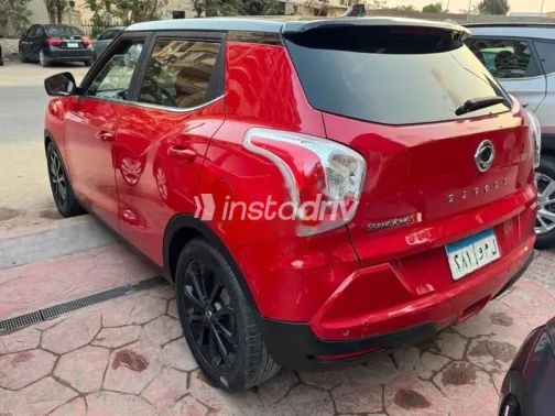 Ssang Yong Tivoli 2017 Red Used for Sale - 3